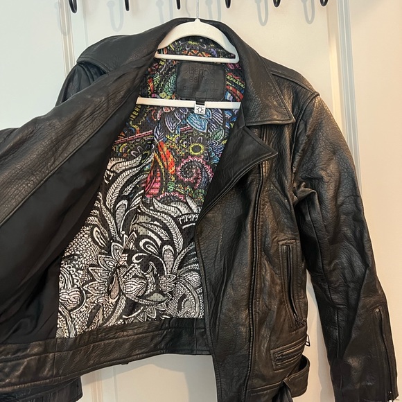 Authentic leather jacket!! - Picture 8 of 8